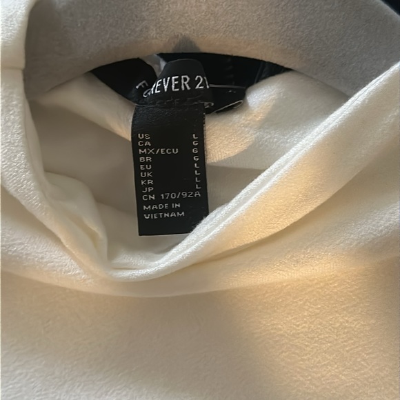 White Ruched Sleeveless Crop Top - Picture 3 of 4